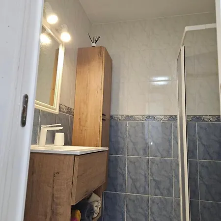 Fayser 108 Steps To With Direct Pool Access And Ac דירה *
