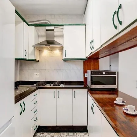 Fayser 108, 2 Bedrooms, Ac, Steps To Beach