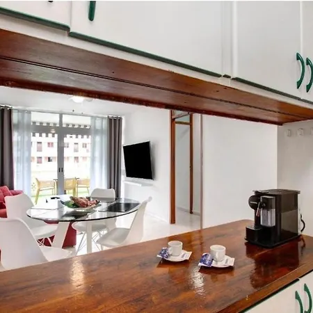 Apartment Fayser 108, 2 Bedrooms, Ac, Steps To Beach