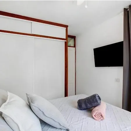Fayser 108, 2 Bedrooms, Ac, Steps To Beach Apartment