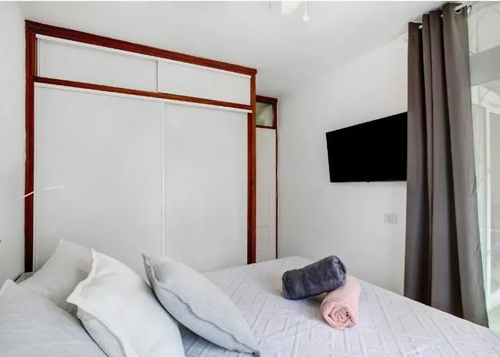 Fayser 108 Steps To With Direct Pool Access And Ac Apartamento